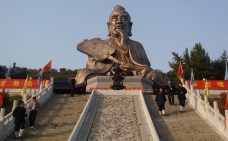 laozi statue shrine