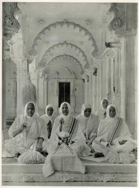 jain nuns