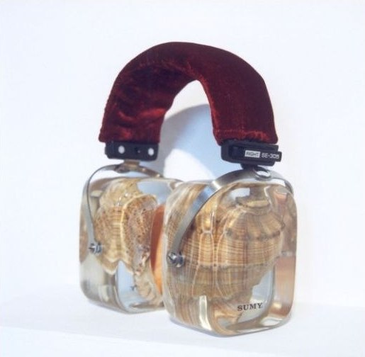 headphones with seashells